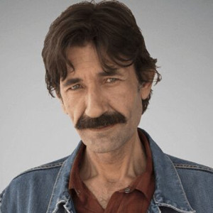 Актер Небил Сайин